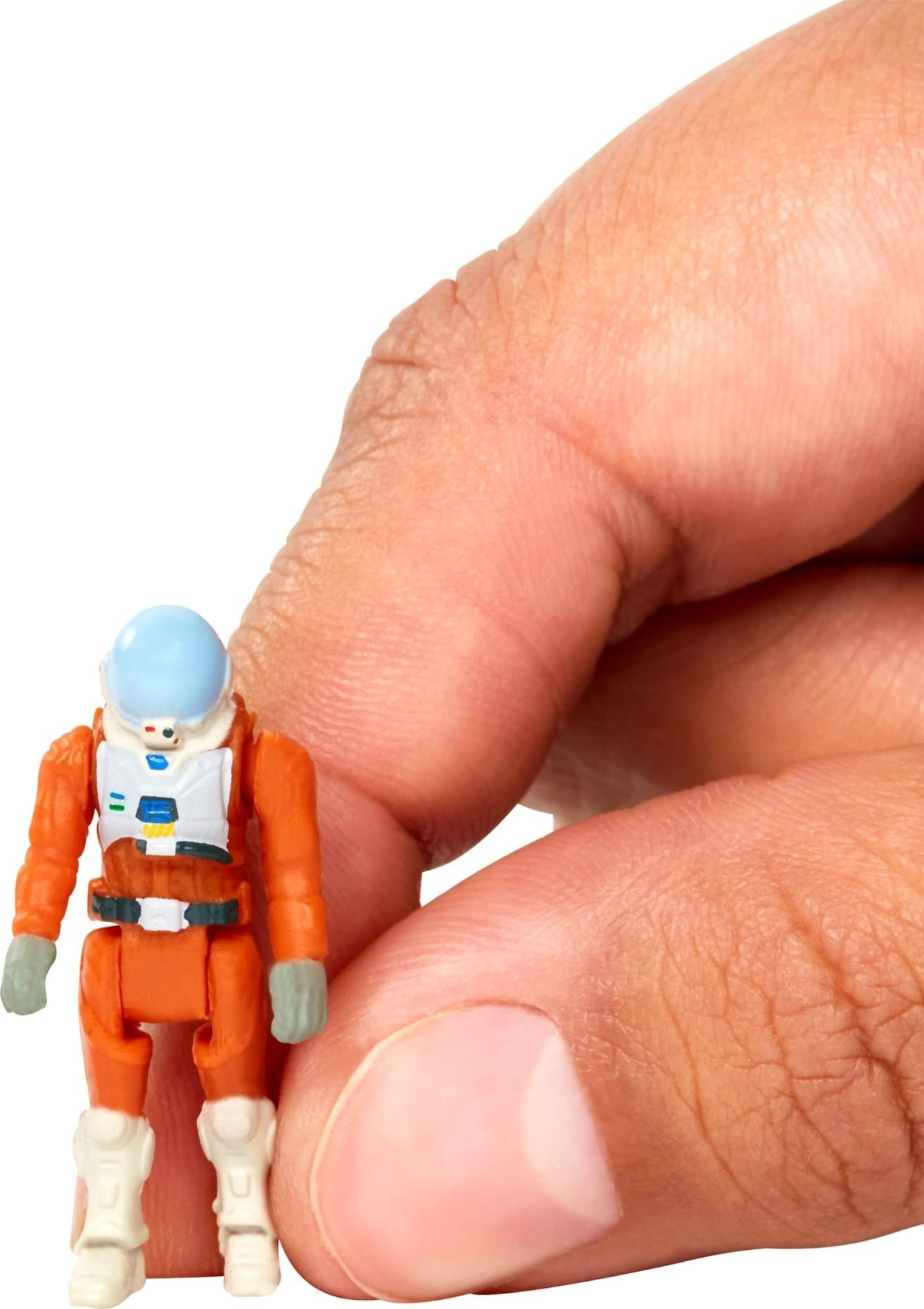 Hot Wheels RC Mattel Disney and Pixar Lightyear Spaceship with Buzz Lightyear Action Figure, Remote Control Drone - Image 5