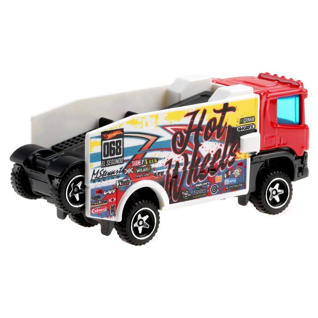 Hot Wheels Toy Truck & Car, Trackin' Trucks, 1:64 Scale Racing Rig & Car for On- & Off-Track Play (Styles May Vary) - Image 3