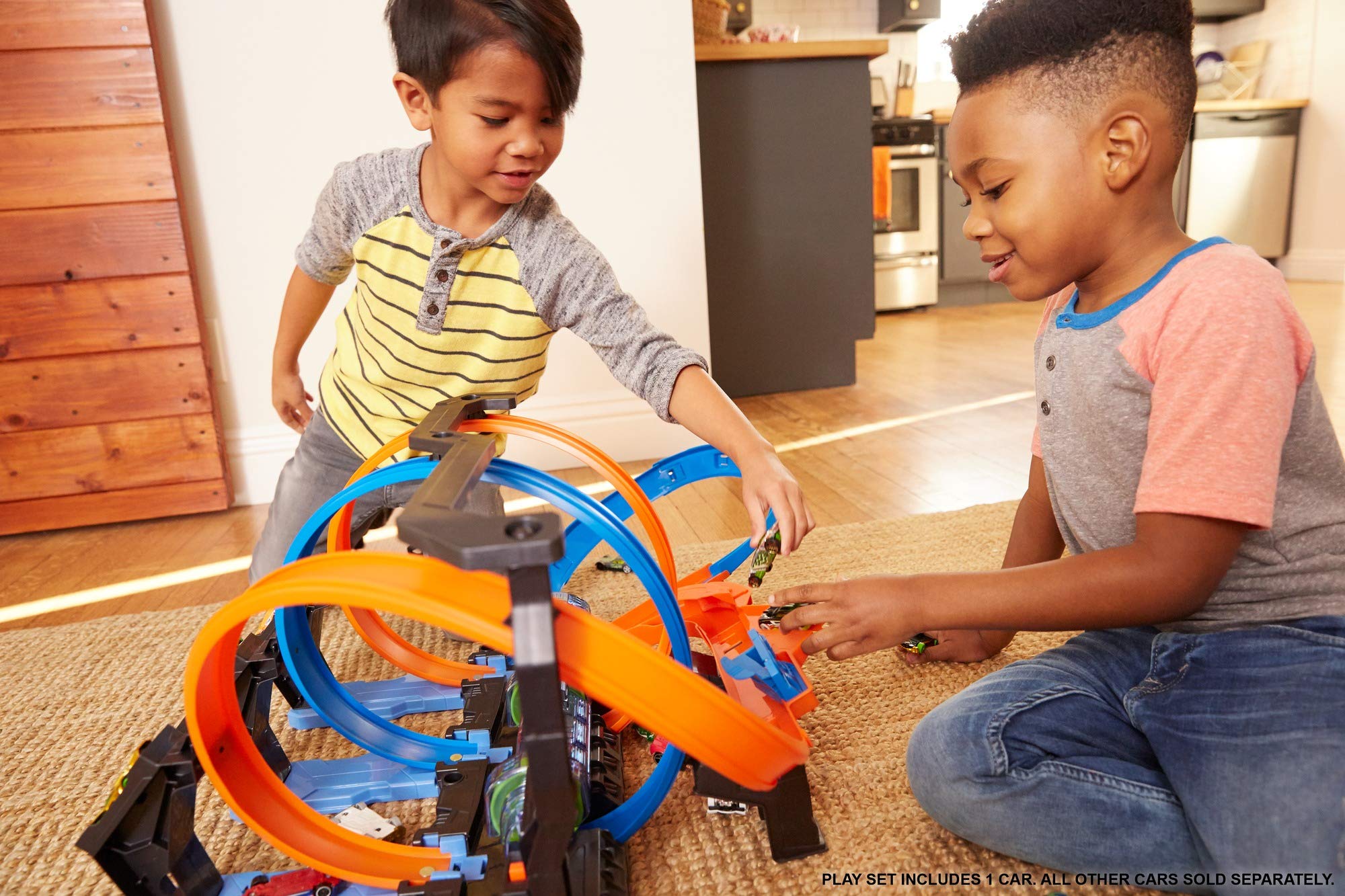 Hot Wheels Track Set and Toy Car, Large-Scale Motorized Track with 3 Corkscrew Loops, 3 Crash Zones and Toy Storage (Amazon Exclusive) - Image 8